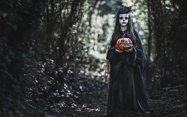 What to Expect From a Halloween Ghost Tour